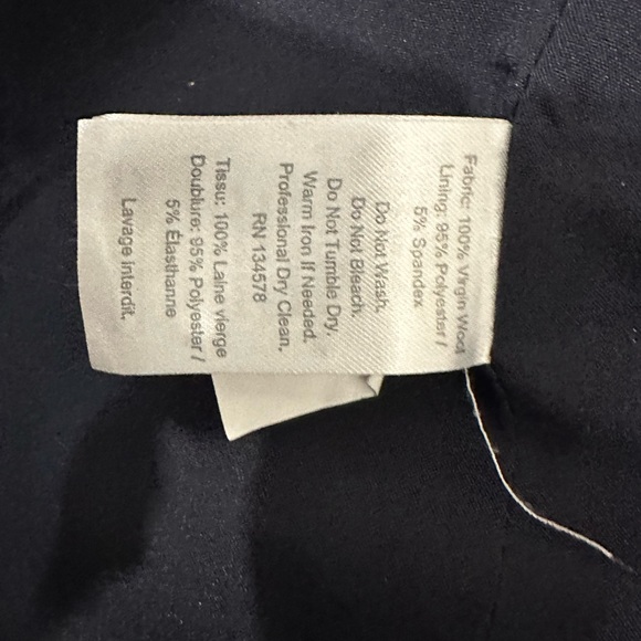 Vineyard Vines Wool Navy Blazer with Gold Buttons - Picture 6 of 9